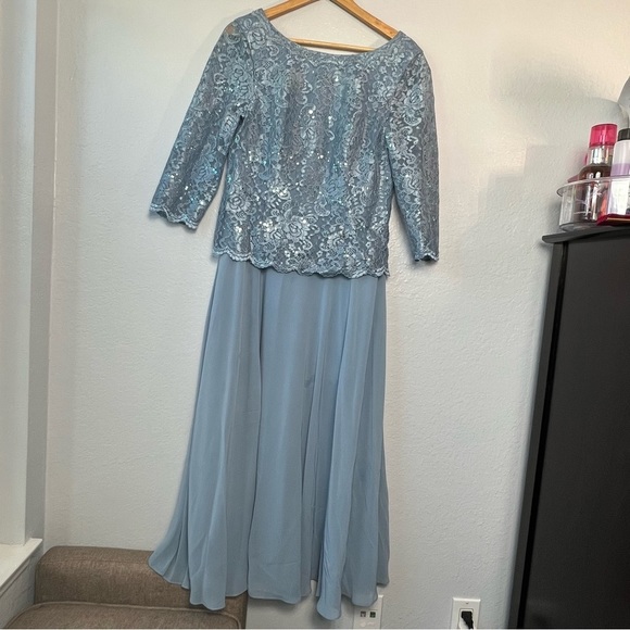 OLEG CASSINI

tea length lace and chiffon mock two-piece - Picture 6 of 17